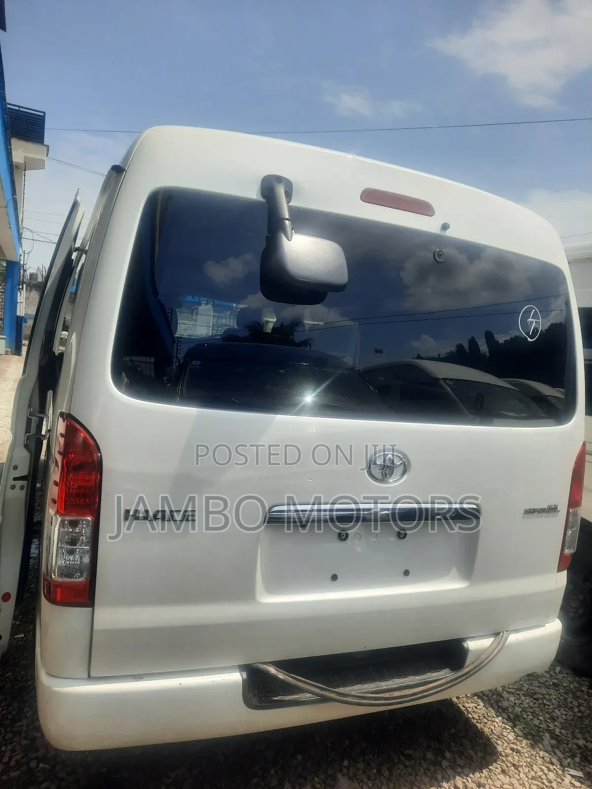 Toyota HiAce 2018 White