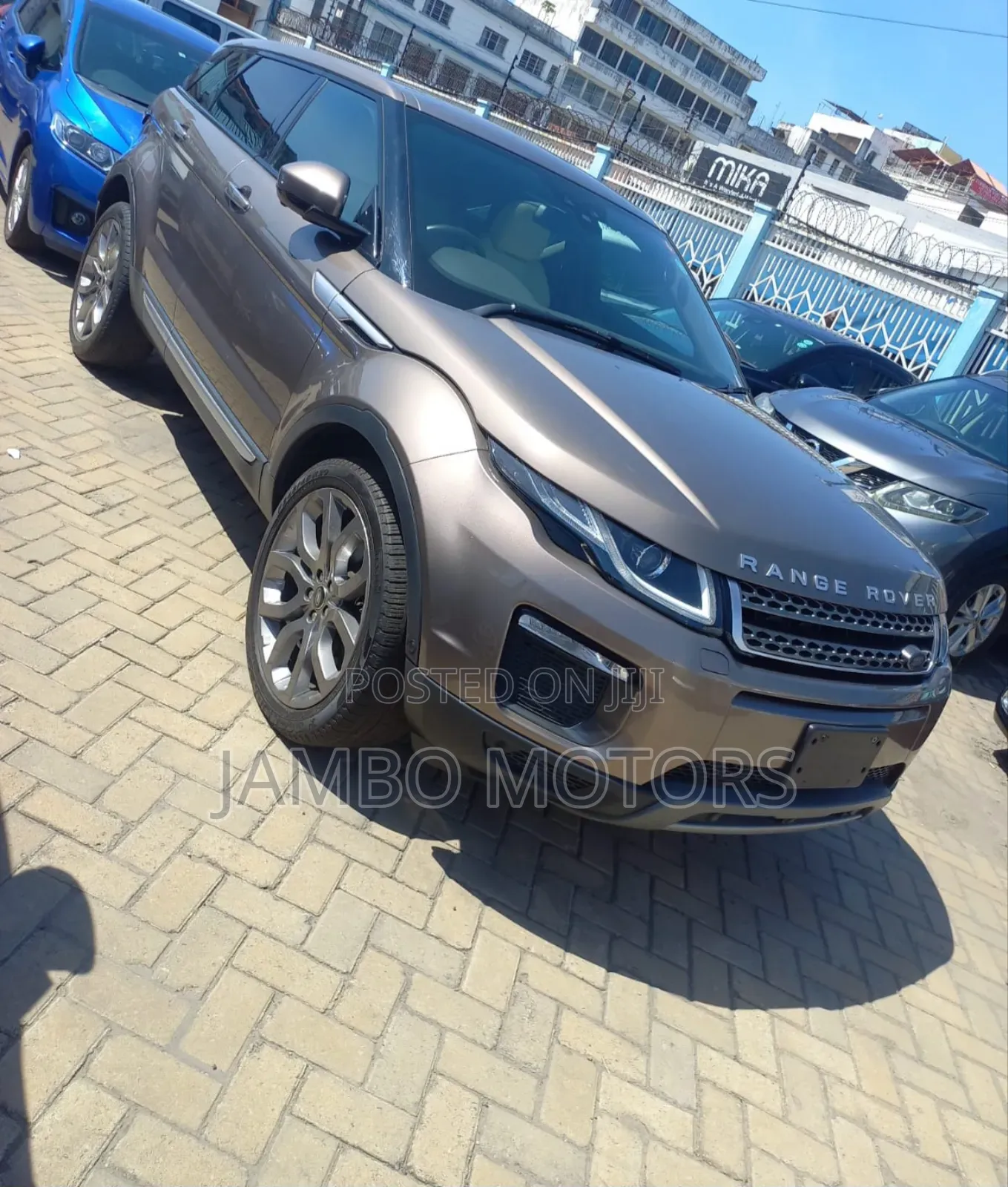 Land Rover Range Rover Evoque HSE 4x4 5-Door 2017 Brown