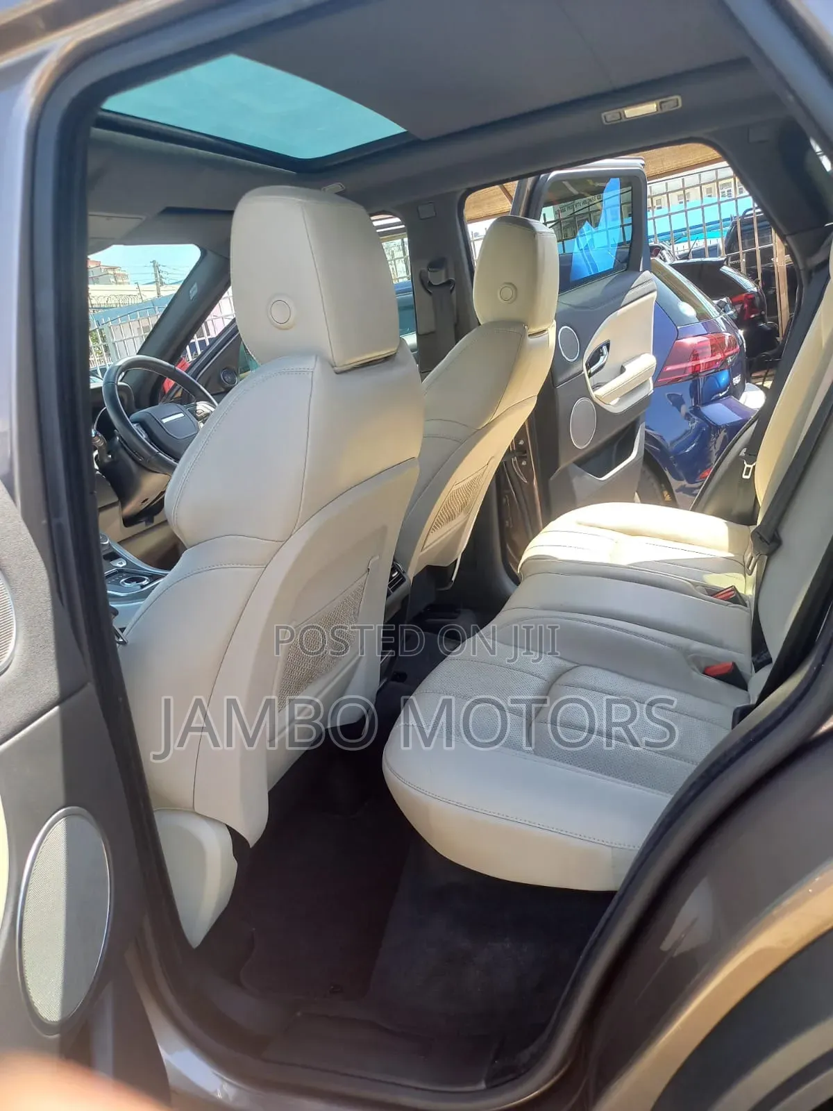 Land Rover Range Rover Evoque HSE 4x4 5-Door 2017 Brown