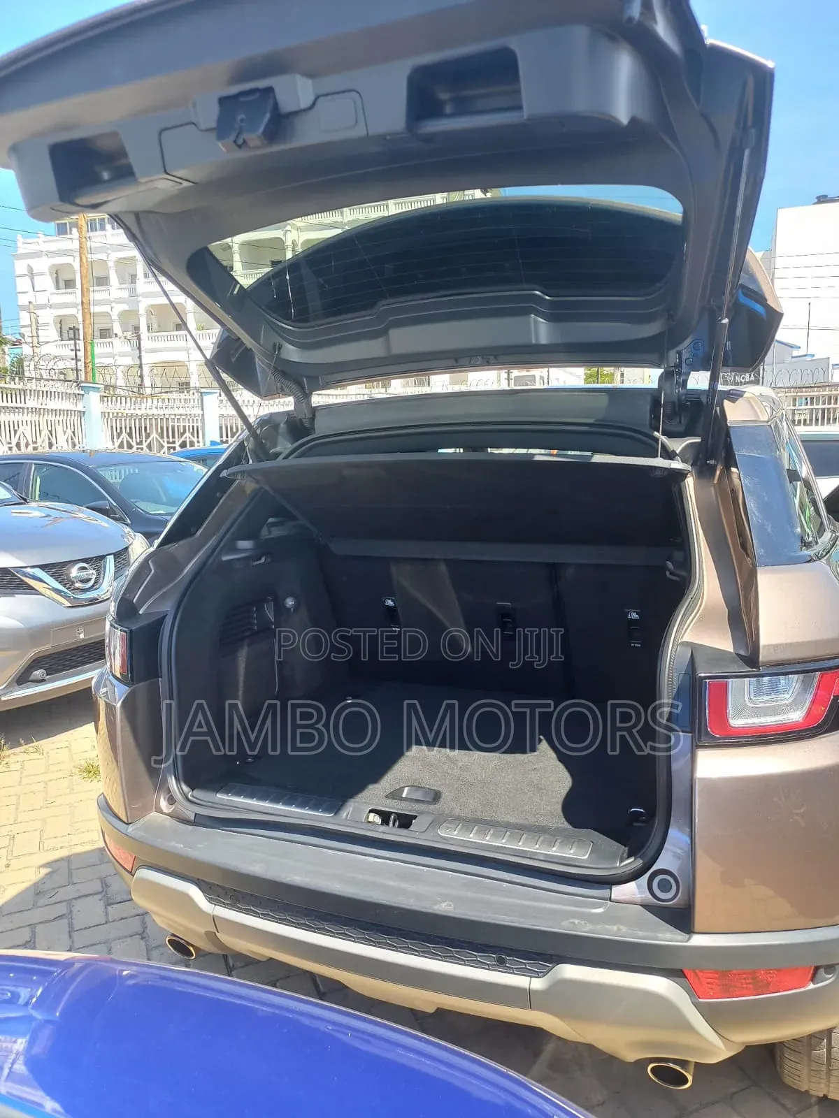 Land Rover Range Rover Evoque HSE 4x4 5-Door 2017 Brown