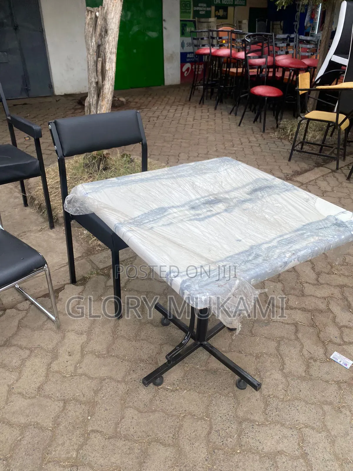 Rrestaurants and Bar Table