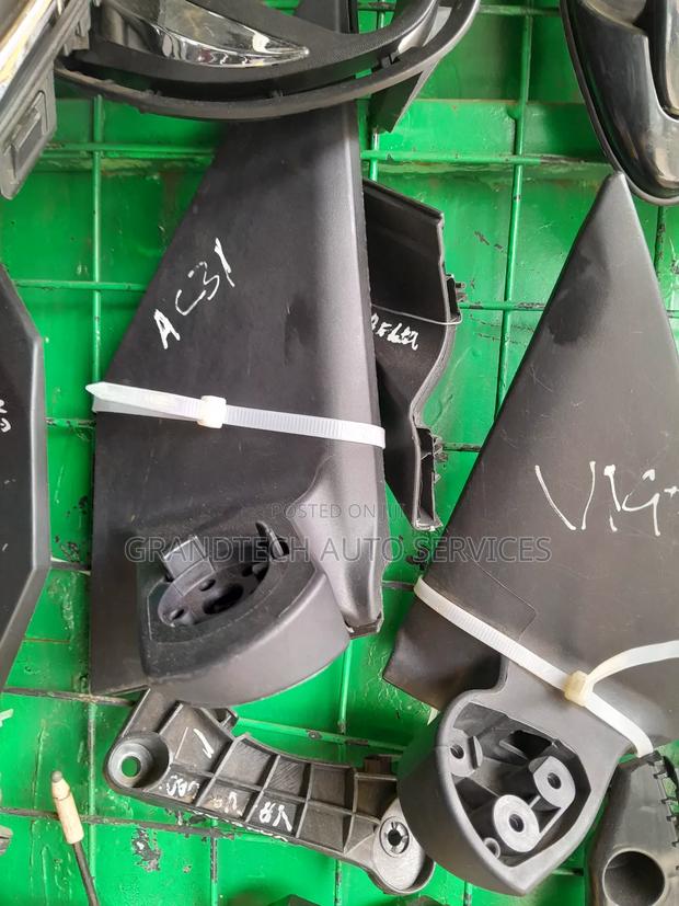 Rav4 2009-2010 Side Mirror Arm - main view