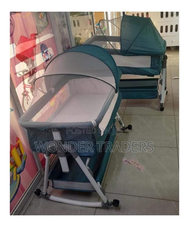 Rocking Baby Bassinet With Wheels - main view