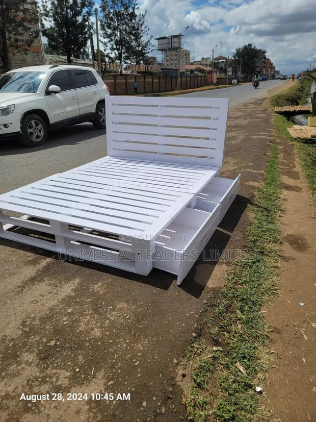 White Pallet Bed - 5 by 6 With Storage