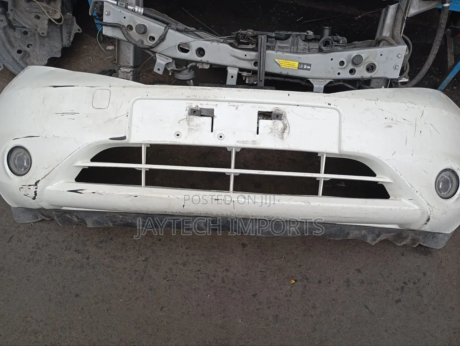 Nissan Note E12 Frontbumper