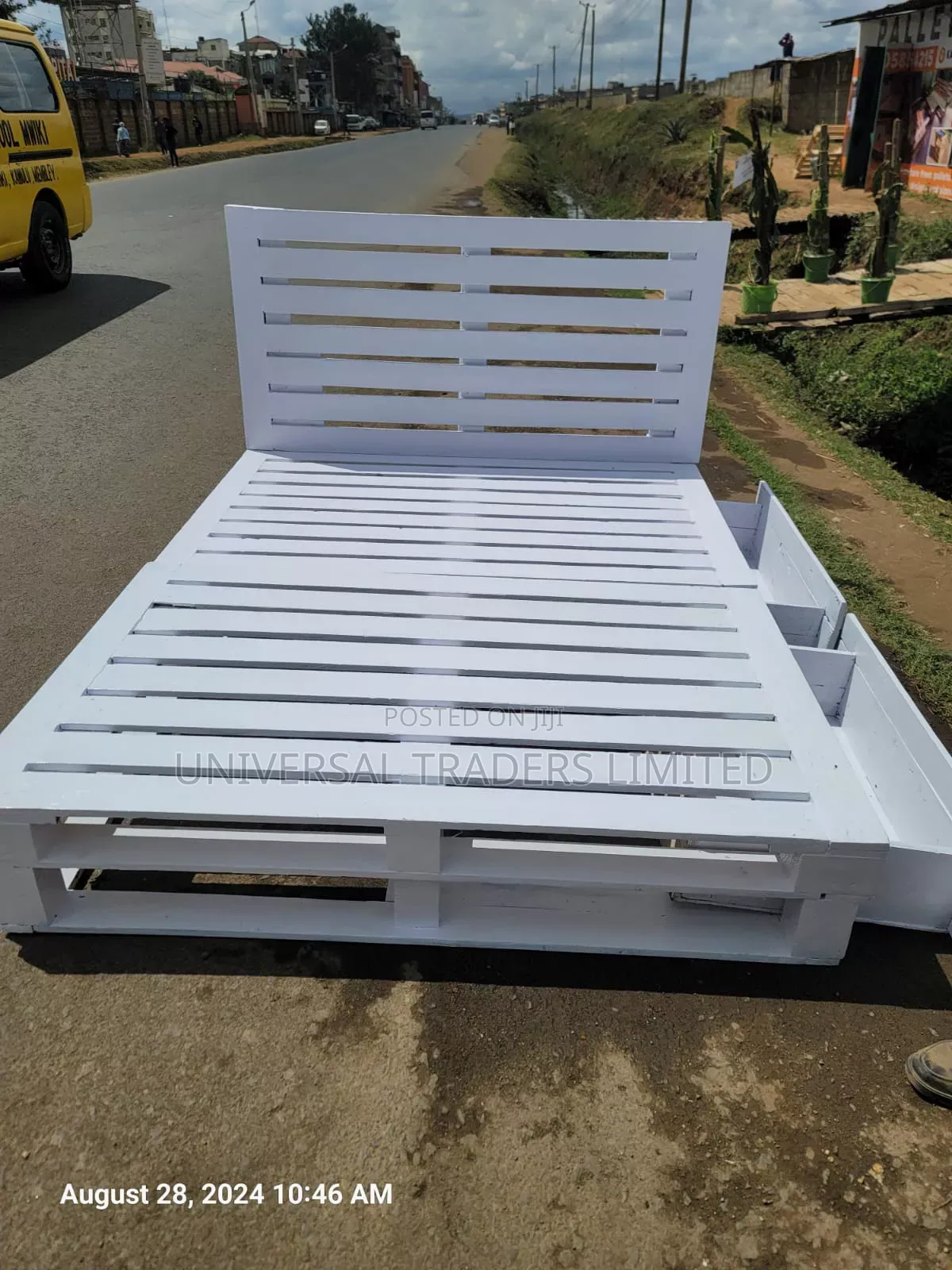 White Pallet Bed With Big Storage