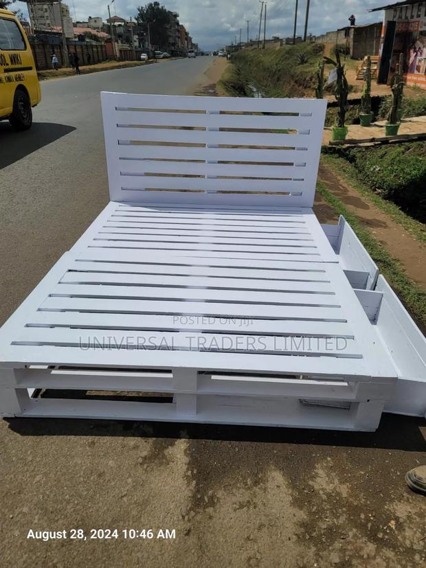 White Pallet Bed With Big Storage
