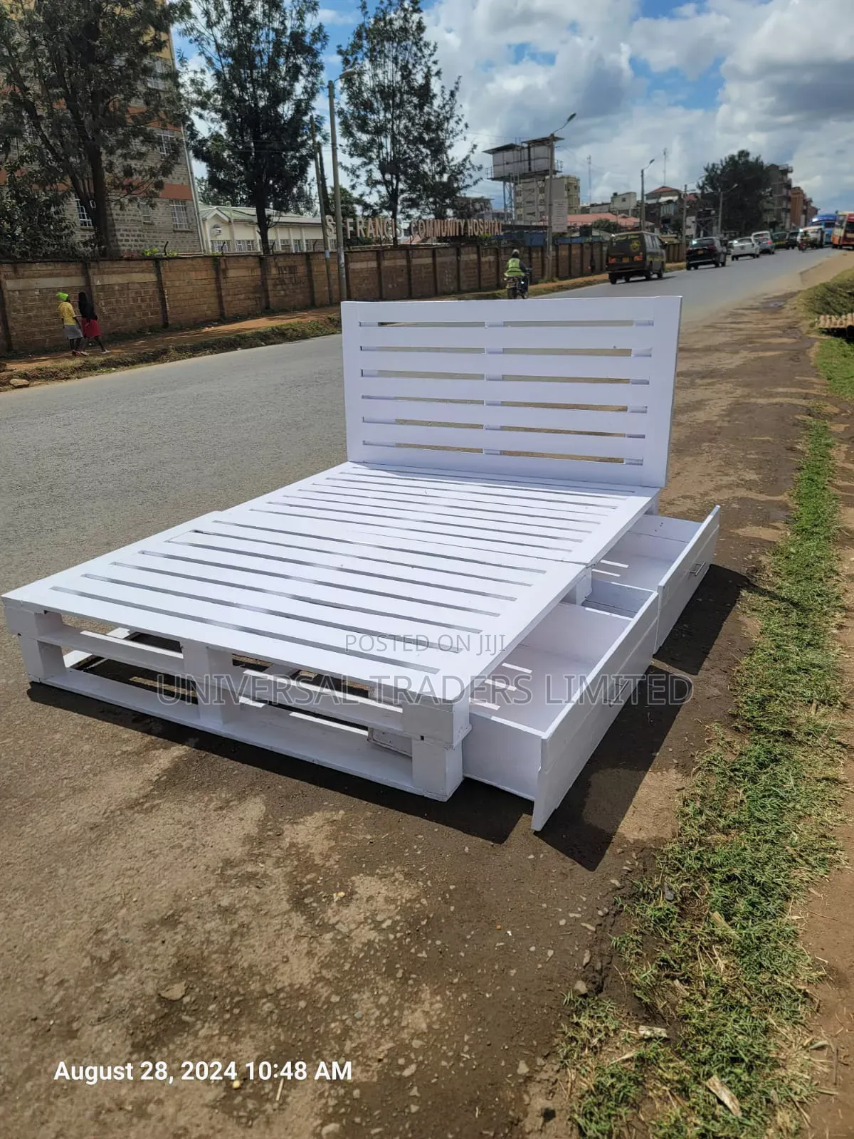 Pallet Bed - White Pallet Bed - 5x6