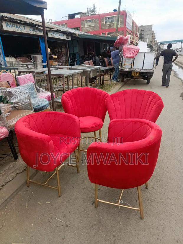 Manicure Seats, 4 Pieces, 2 Flower Seats, 2 Styling Chairs - main view