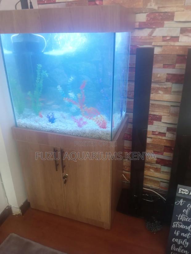 Aquarium With Cabinet, Deco and 10fish