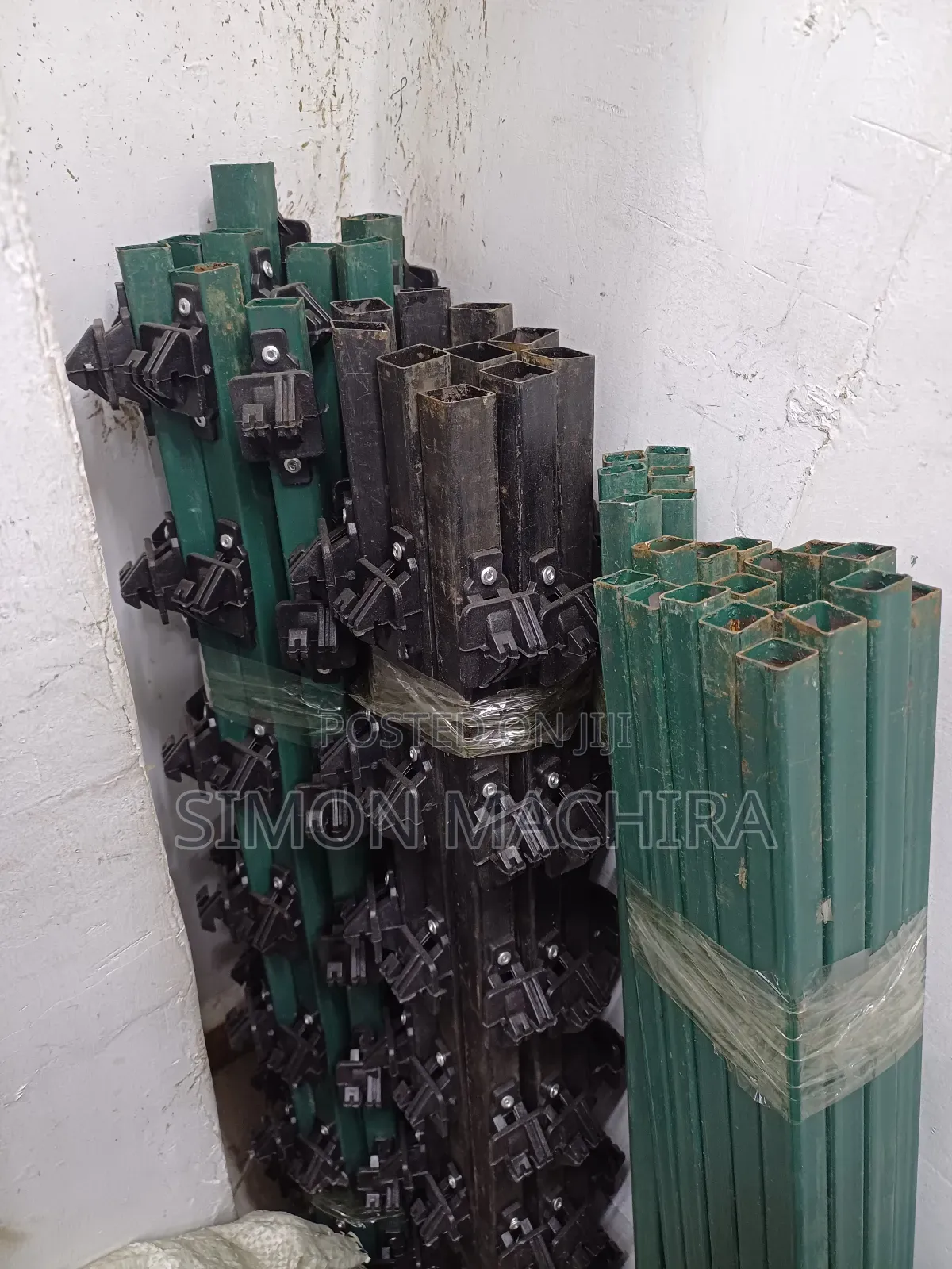 Electric Fence W Posts Green Color