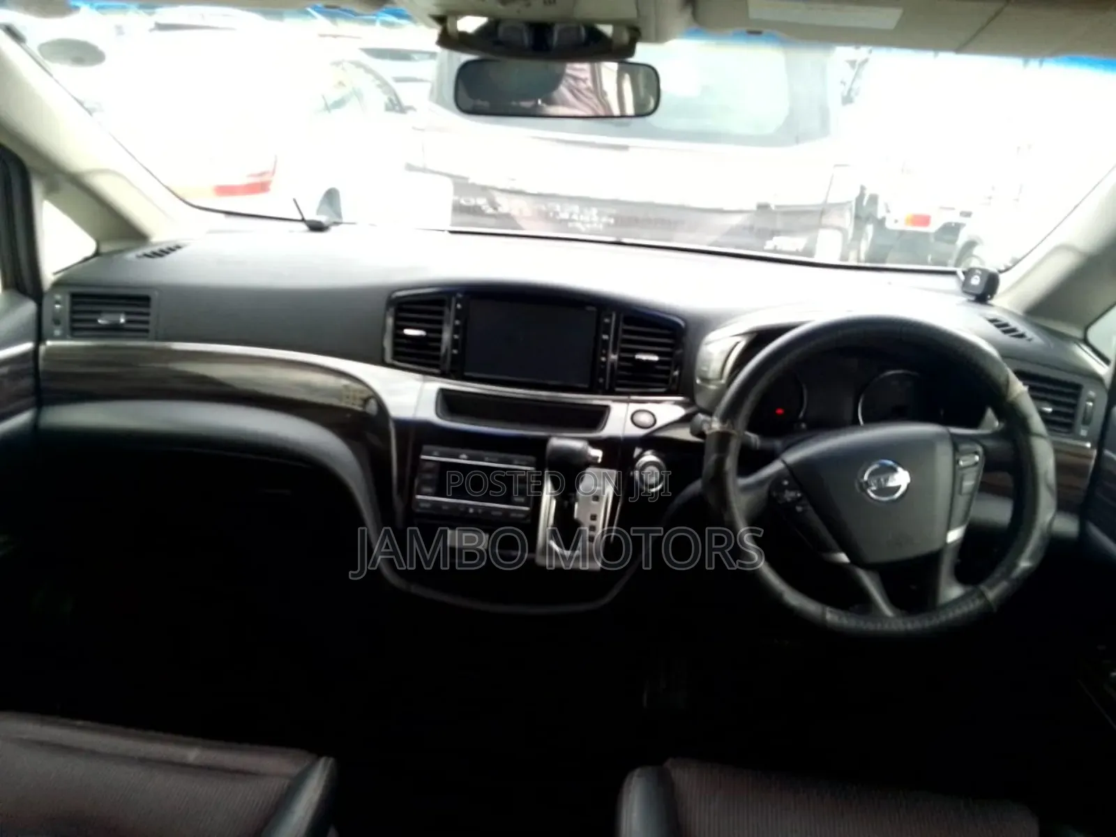 Nissan Elgrand 2016 Silver