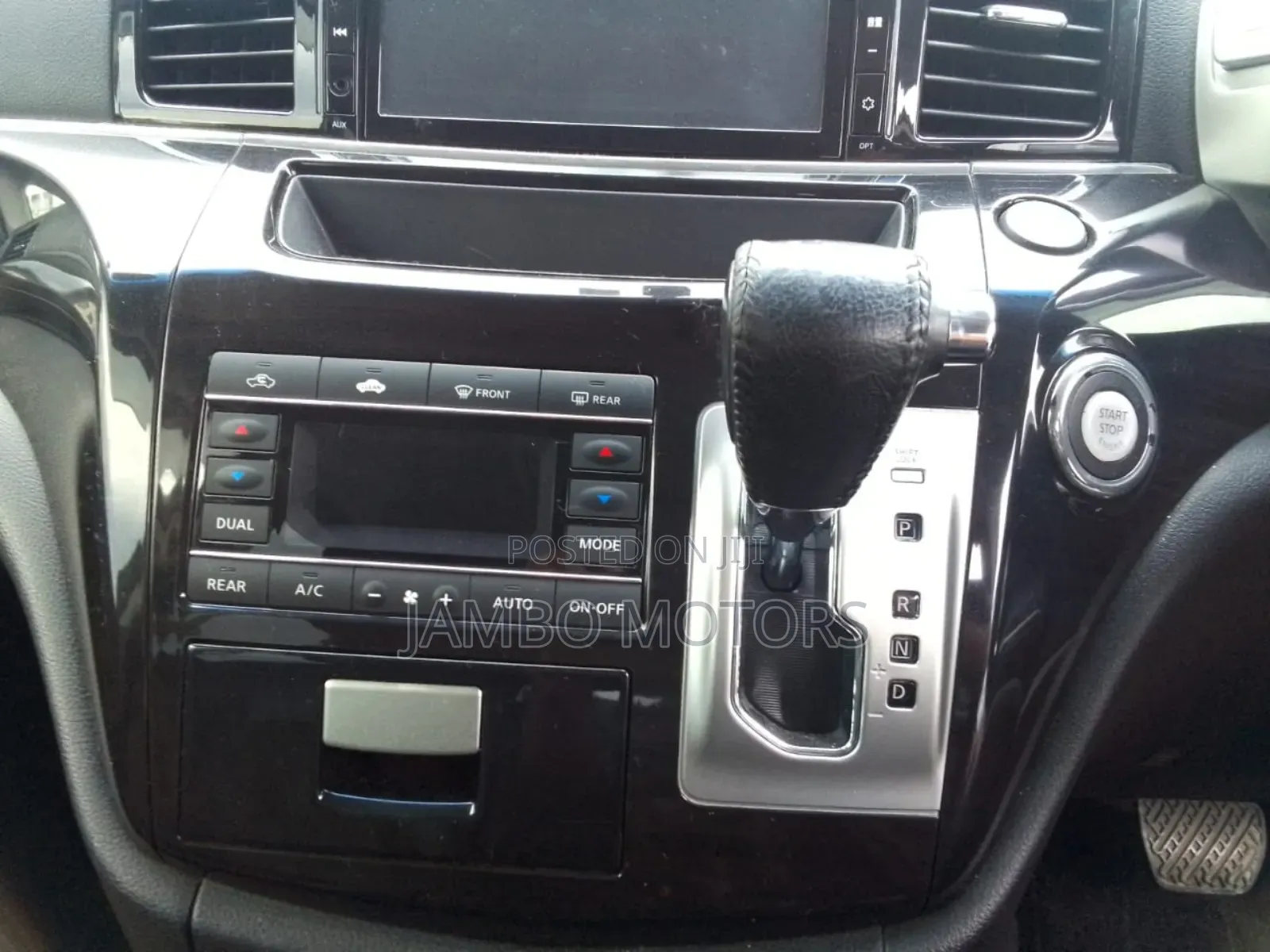 Nissan Elgrand 2016 Silver