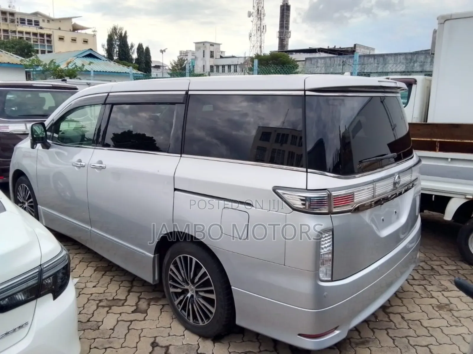 Nissan Elgrand 2016 Silver