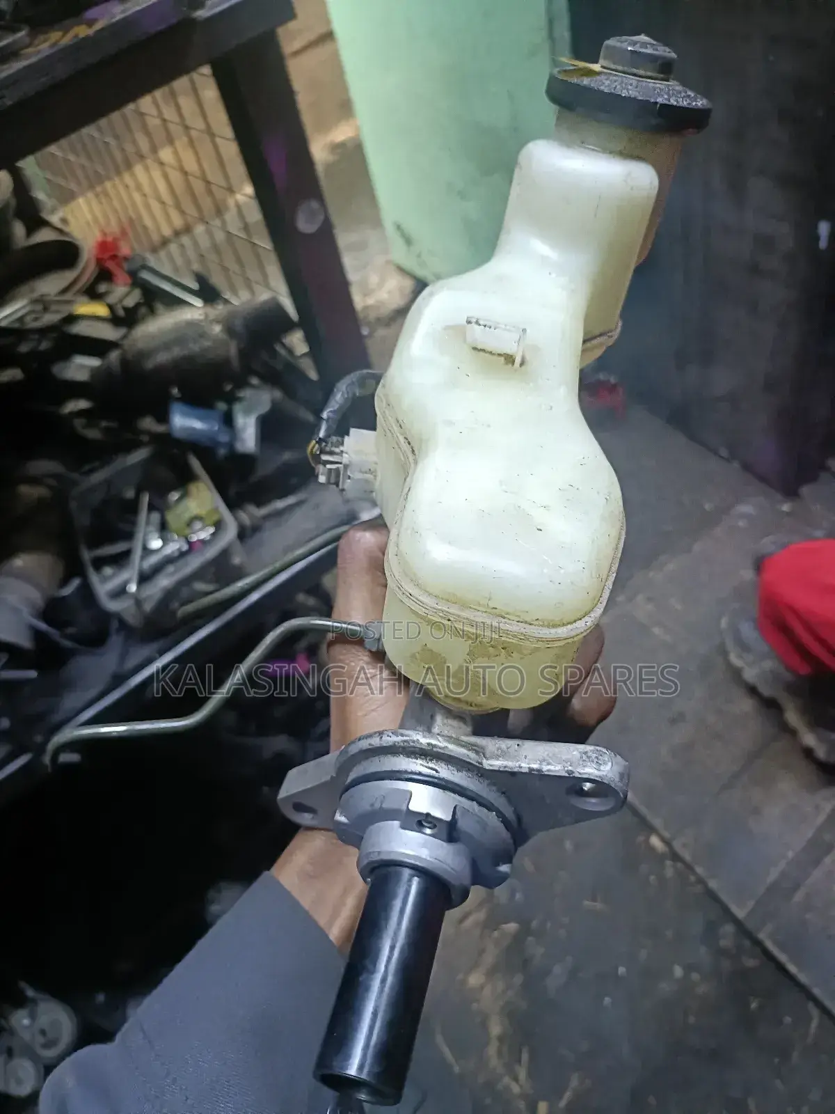 Master Cylinder For Axio