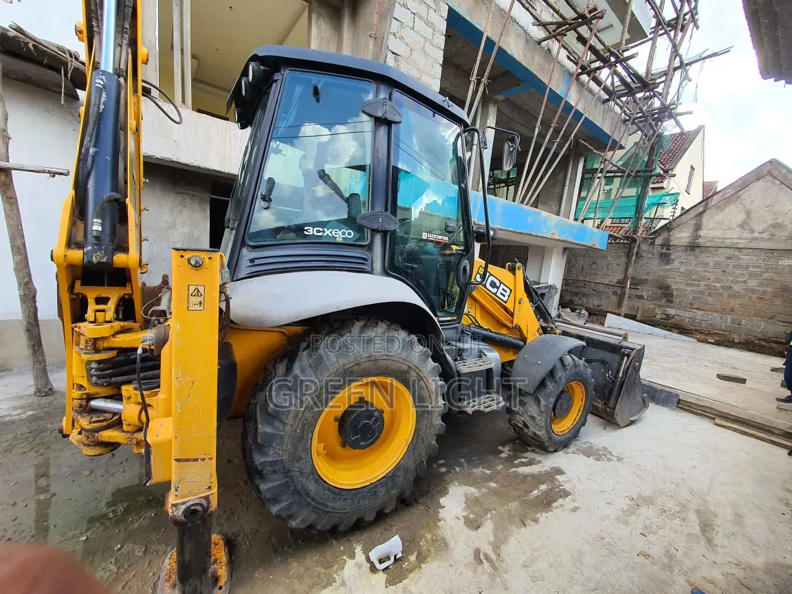 JCB 3CX Backhoe Loader- Made in England