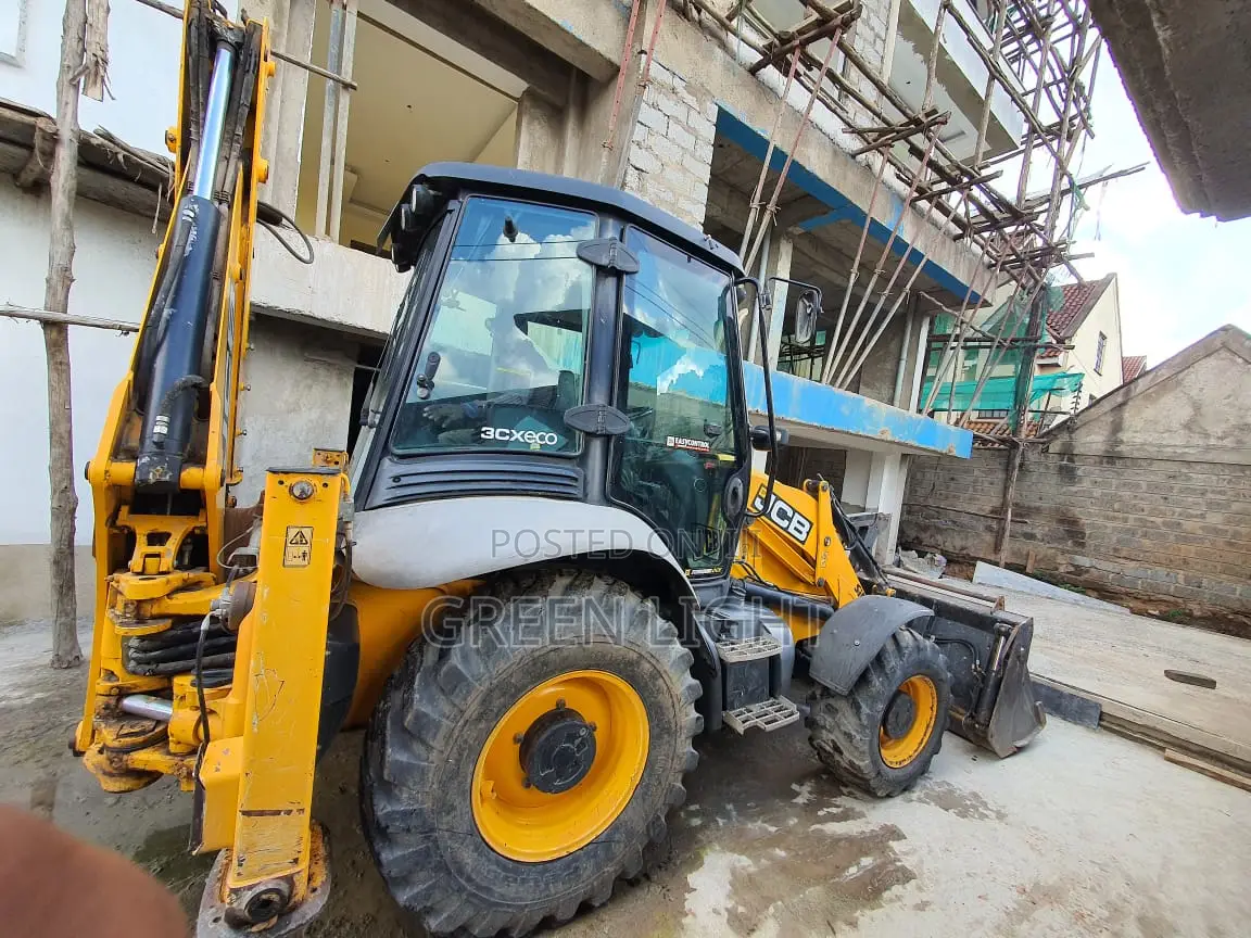JCB 3CX Backhoe Loader- Made in England