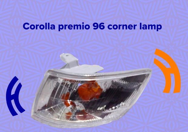 Corolla Premio 96 Corner Lamp