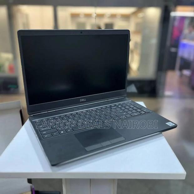 Laptop Dell Precision 15 7550 16GB Intel Core I7 SSD 512GB
