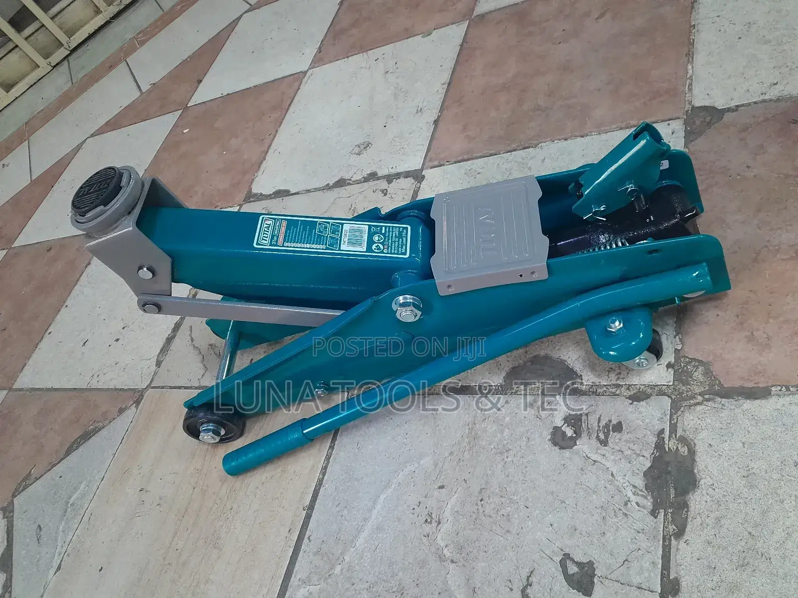 Total Hydraulic Floor Jack, 3ton.