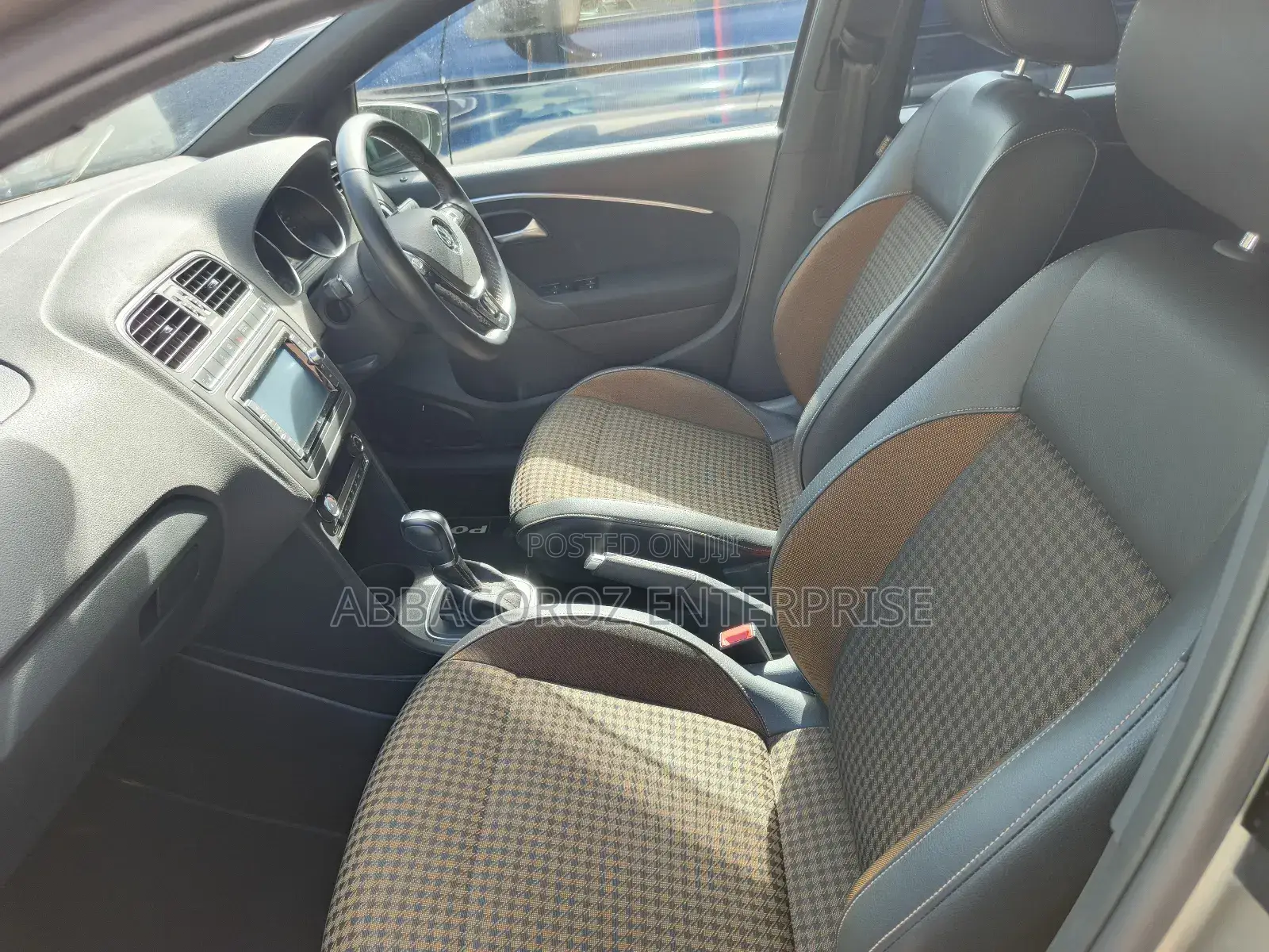 Volkswagen Polo 2018 Gold