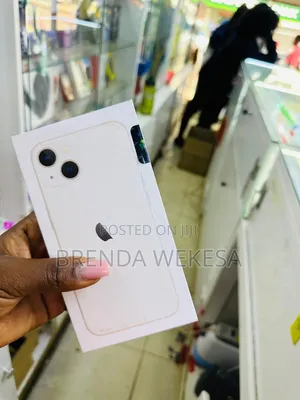 New Apple iPhone 13 128 GB White