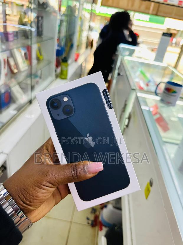 New Apple iPhone 13 256 GB Black - thumbnail 2