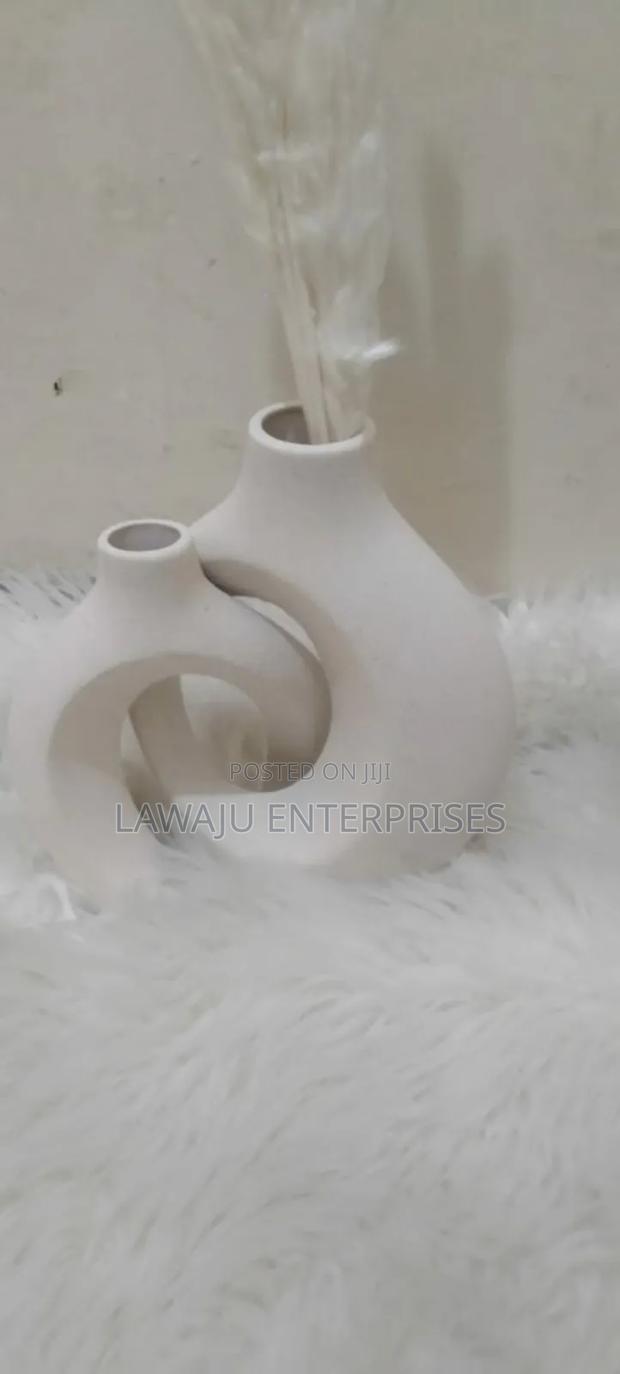 White 2 in 1 Circular Hollow Ceramic Vase