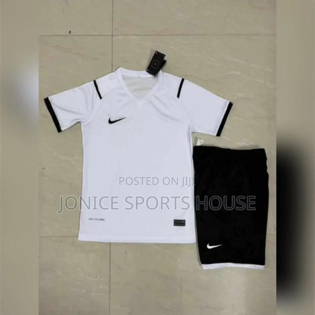 Football Uniforms - thumbnail 4