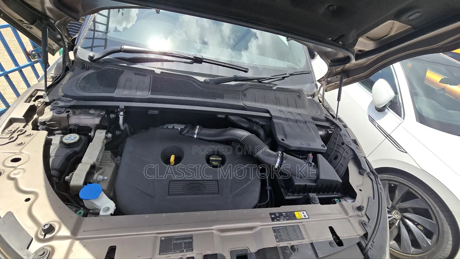 Land Rover Range Rover Evoque HSE Dynamic 4x4 5-Door 2017 Gold