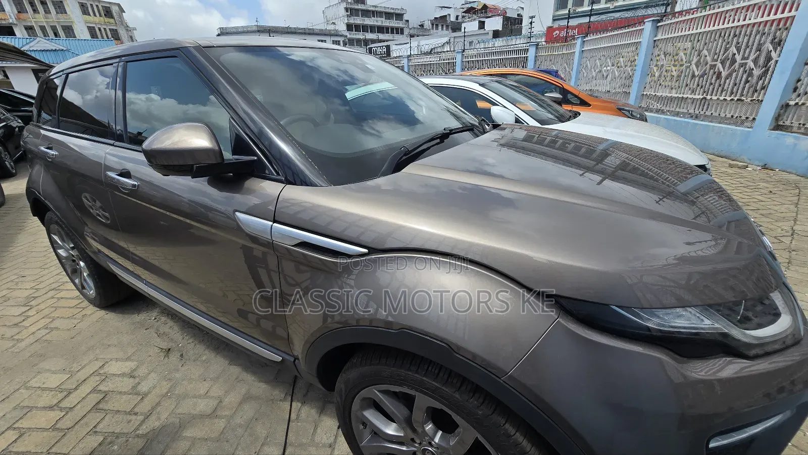 Land Rover Range Rover Evoque HSE Dynamic 4x4 5-Door 2017 Gold