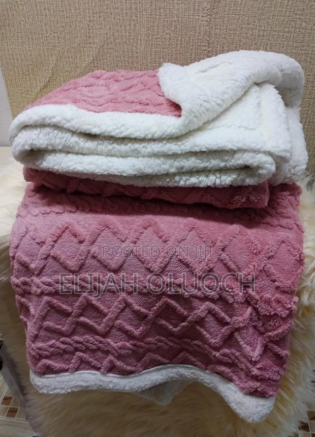 Woolen Blanket - thumbnail 2
