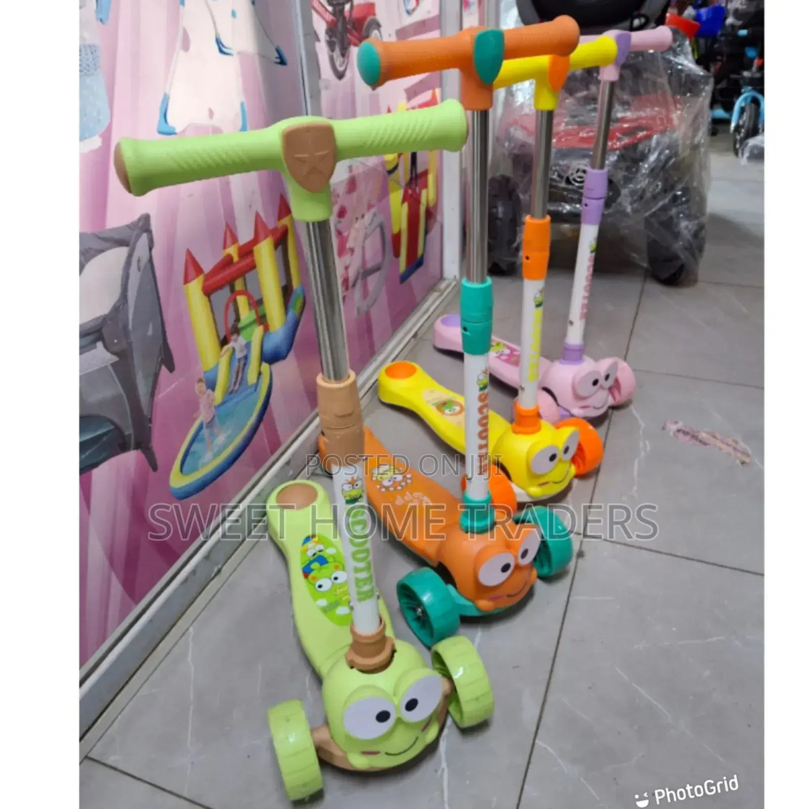 *Scooter With Foldable Handle **
