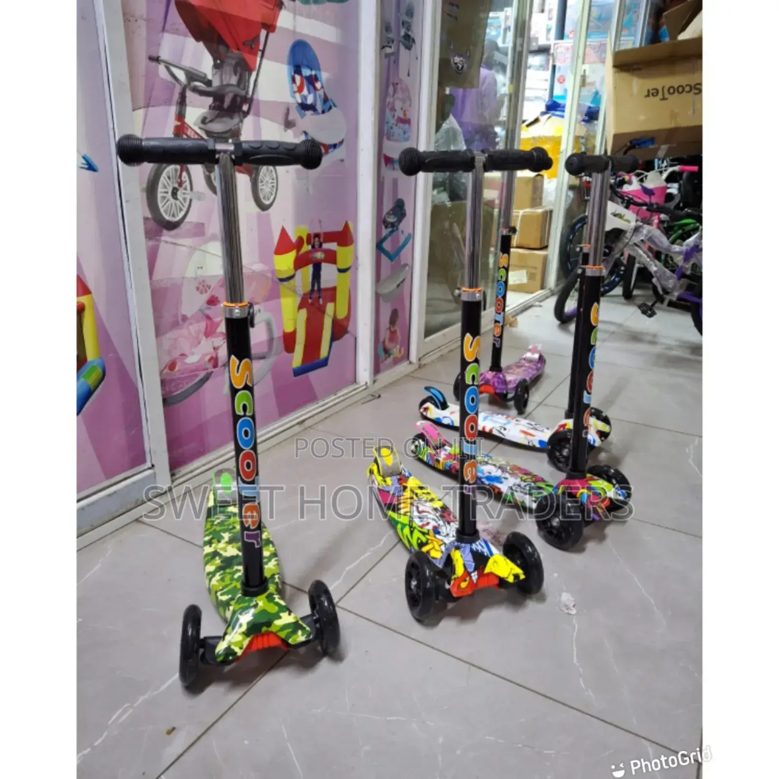 Scooter With Foldable Handle
 Melodies and Lights