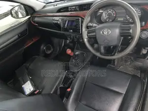 Toyota Hilux 2018 Silver