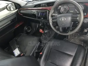 Toyota Hilux 2018 Silver