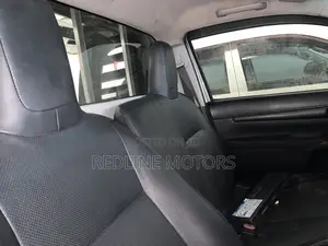 Toyota Hilux 2018 Silver