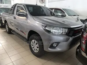 Toyota Hilux 2018 Silver