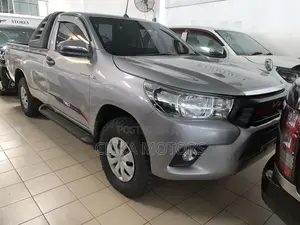 Toyota Hilux 2018 Silver