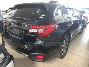 Subaru Outback 2.5i Limited AWD 2017 Matt Black