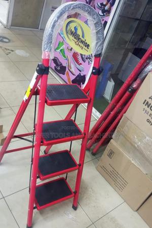 4 Step Ladder - thumbnail 2