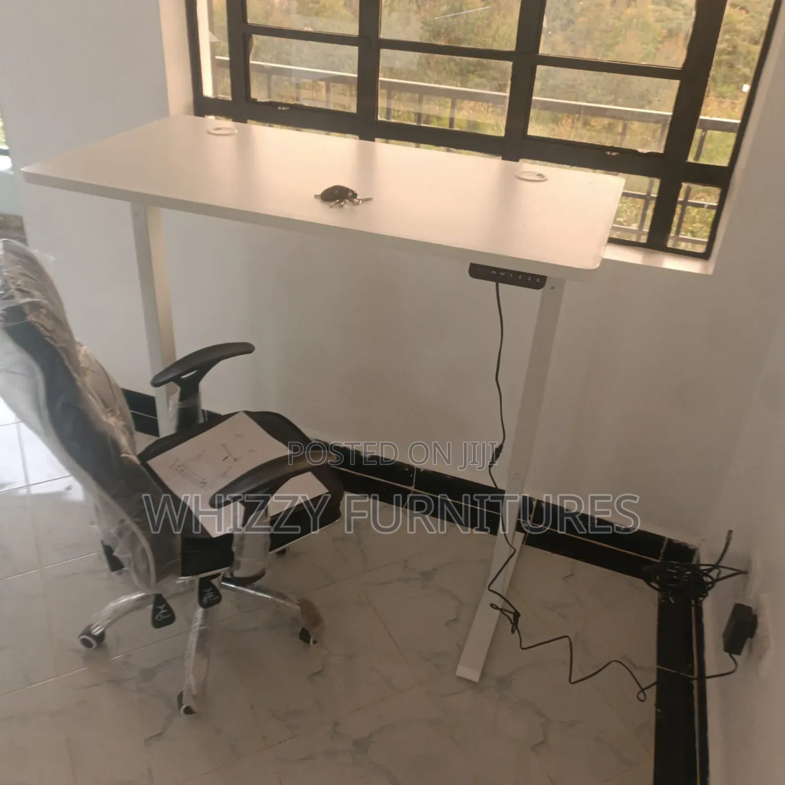 Adjustable Table/Electric Adjustable Desk