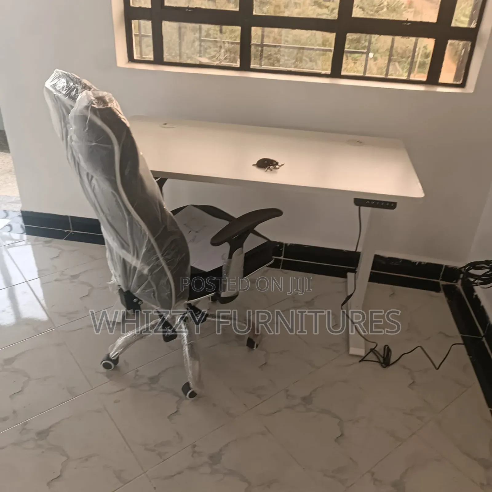 Computer Desk/Electric Adjustable Computer Desk