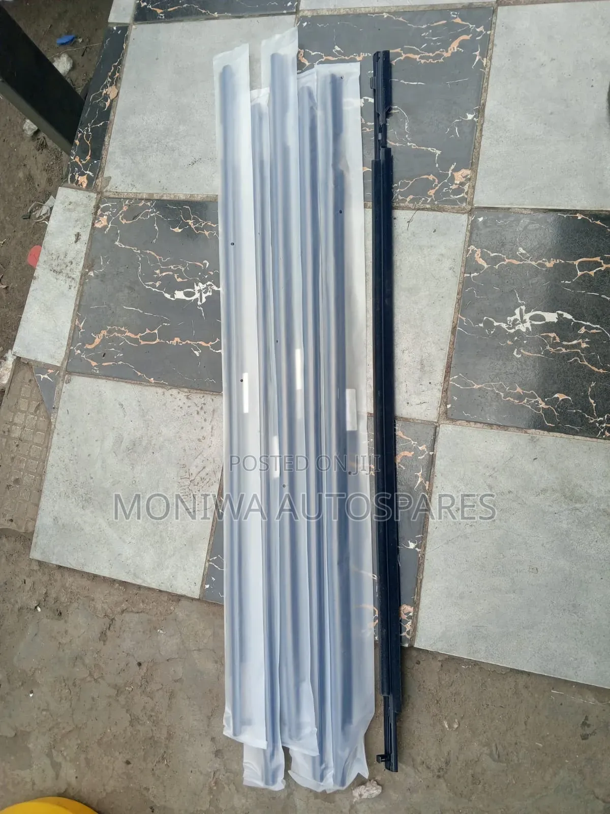 Weather Strip Toyota RAV4