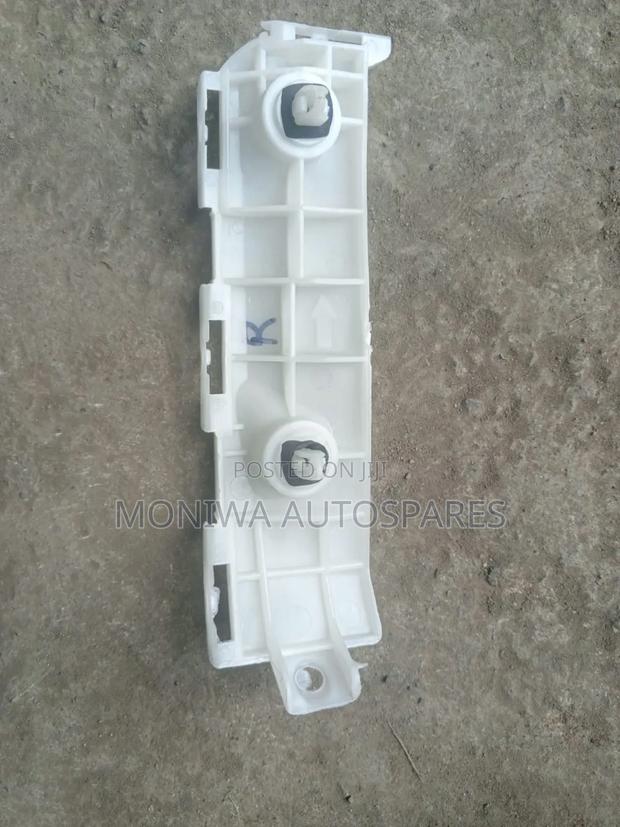 Bumper Slide Toyota Hiace 7l