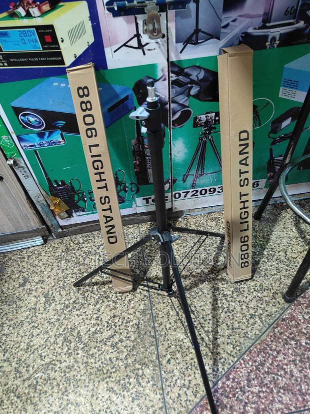 Light Stand 8806 2.1 Tripod Stand. - thumbnail 2