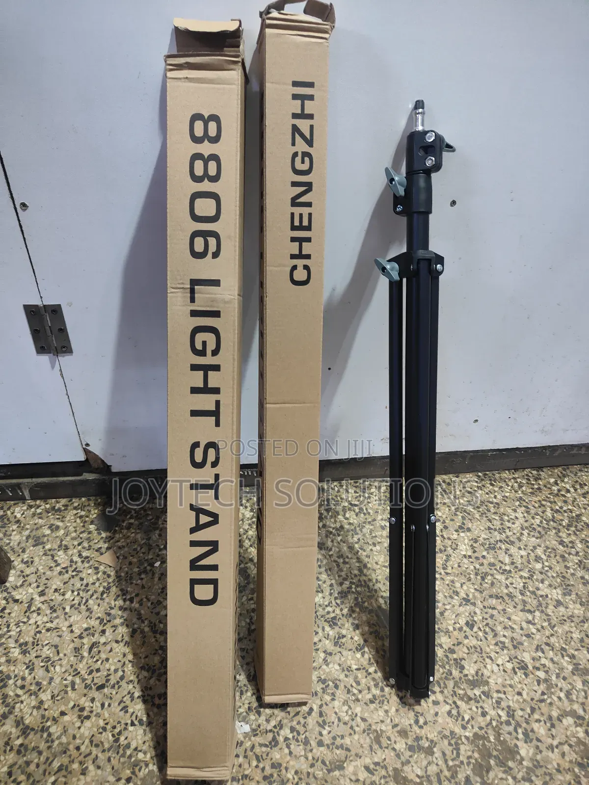 Strong Speed Light Tripod Stand.