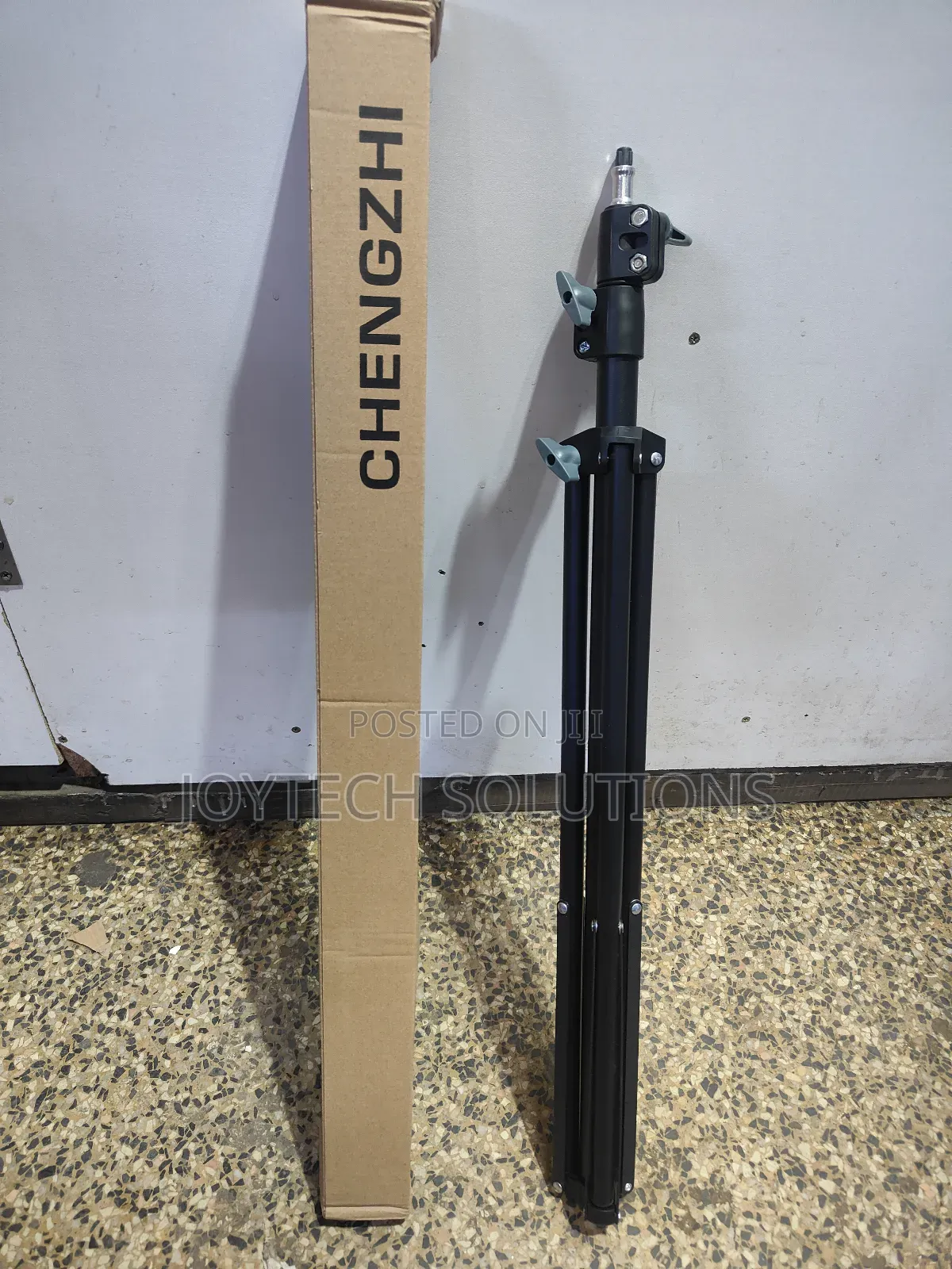 Strong Speed Light Tripod Stand.