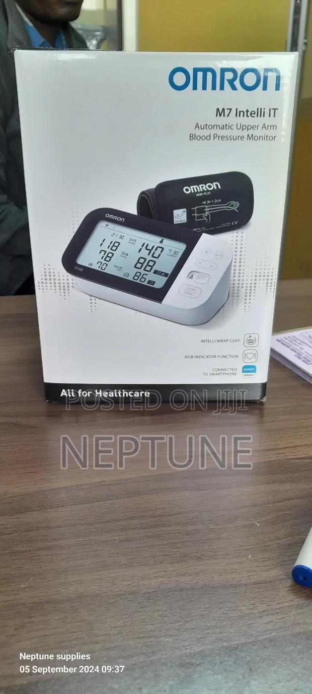 Omron M7 Bloodpressure Machine. - main view