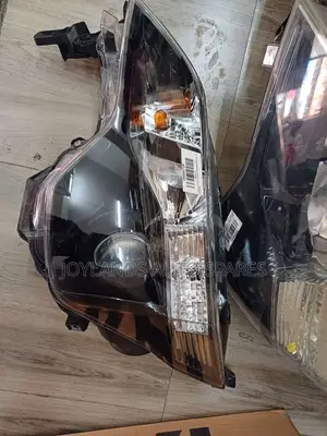 Toyota Spade Xenon Headlights/Headlamp
